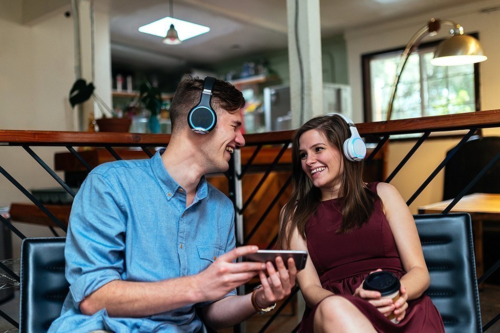 Listening couple