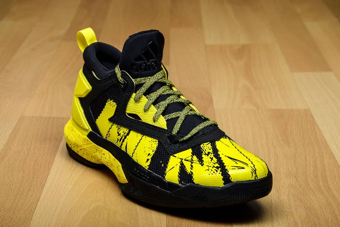 adidas D Lillard 2 Black/Yellow Front B42354