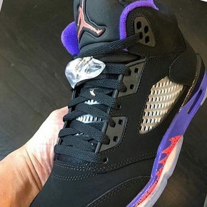 Black and store purple 5s