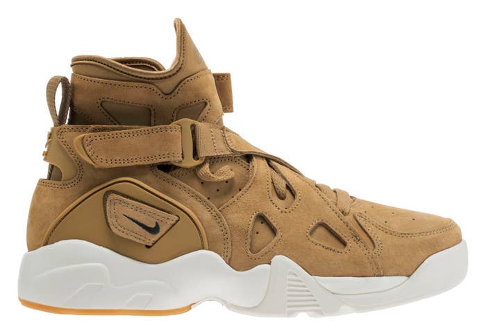 Wheat Nike Air Unlimited 889013-200 Profile