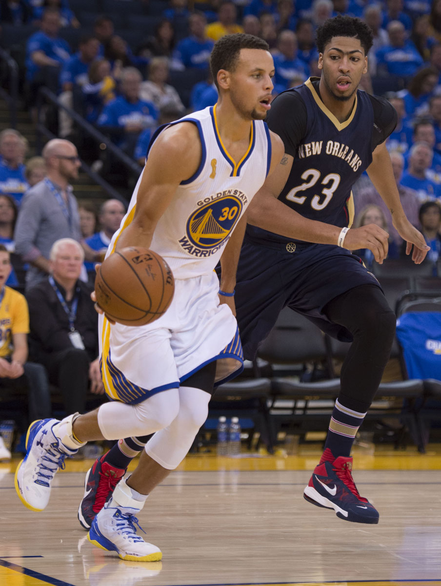 Stephen Curry wearing the Under Armour Curry Two Warriors (1)