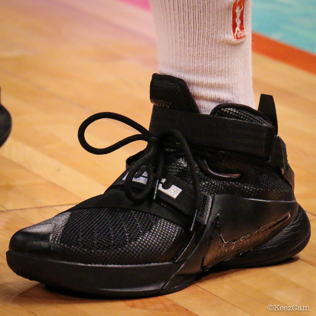 Sugar Rodgers wearing the &#x27;Black&#x27; Nike Soldier 9