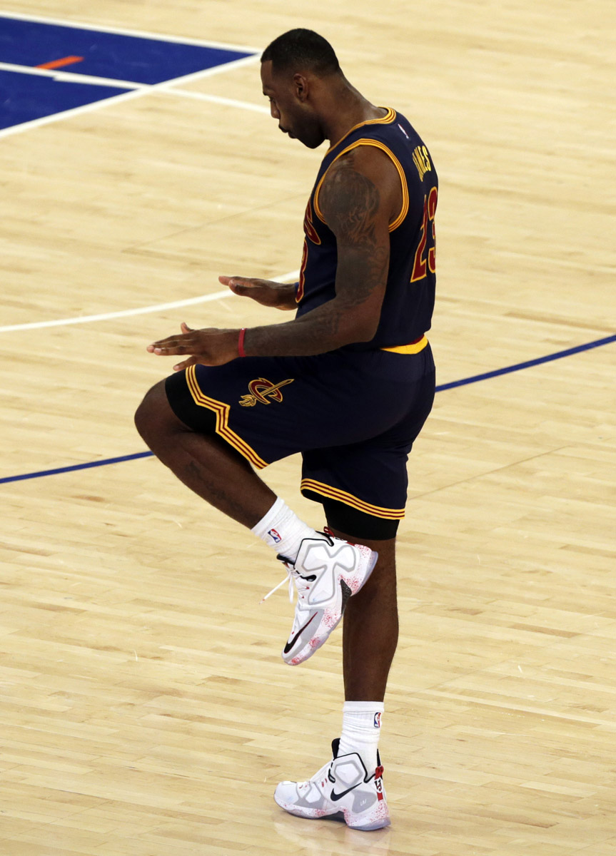 LeBron James wearing the &#x27;Friday the 13th&#x27; Nike LeBron 13 (5)