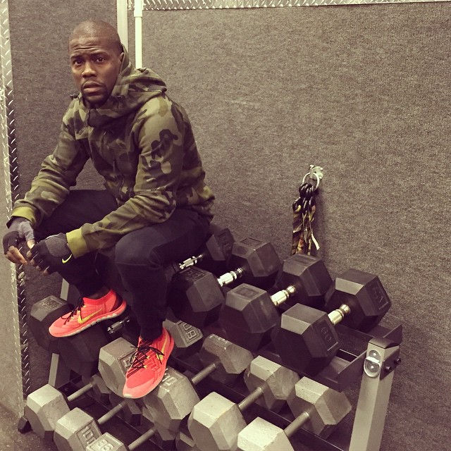 Kevin Hart wearing the &quot;Bright Crimson&quot; Nike Free 3.0 Flyknit
