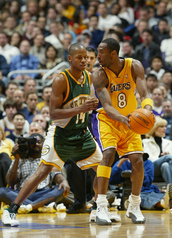 Kobe Bryant wearing the &#x27;Flint Grey&#x27; Air Jordan 12