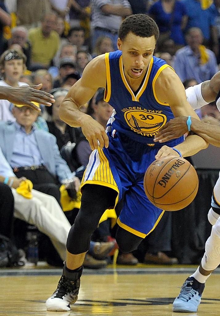 Stephen Curry wearing the &#x27;MVP&#x27; Under Armour Curry One (4)