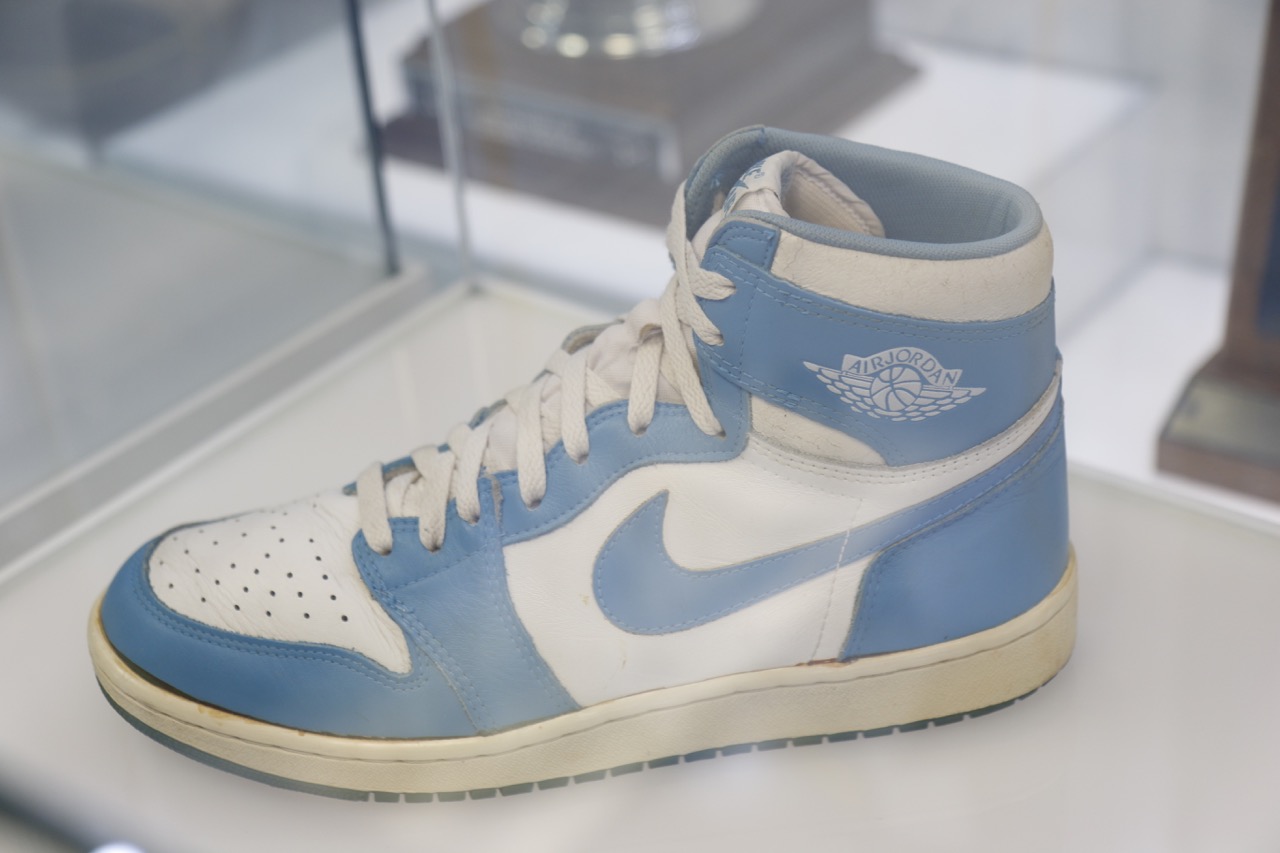 The Air Jordan 1 KO Laney Pays Homage to Michael's High School