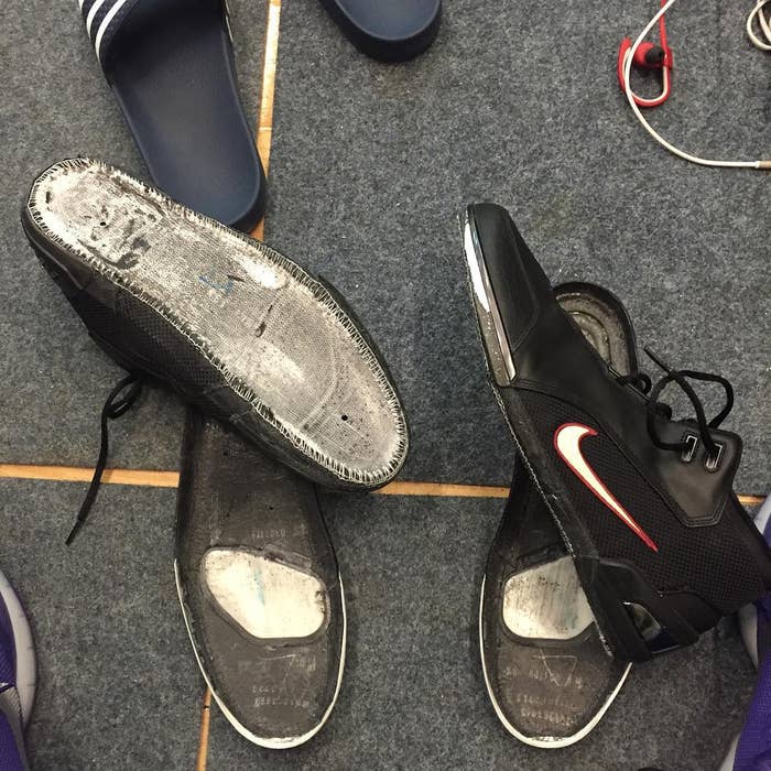 Nick Young&#x27;s Nike Air Zoom Generation Soles Fall Off