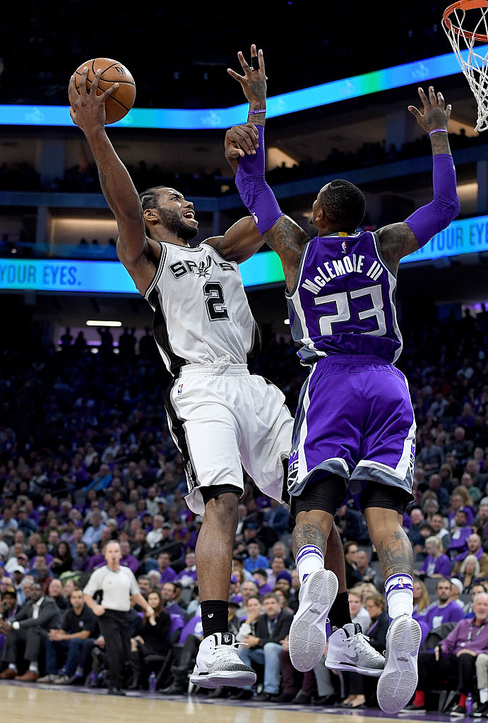 Kawhi Leonard Wears White/Black Air Jordan 31 PE (2)