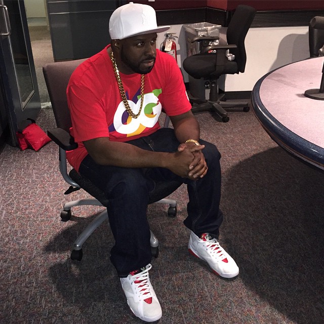DJ Funk Flex wearing the &#x27;Hare&#x27; Air Jordan VII 7