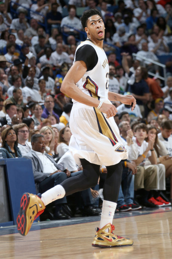 Anthony Davis wearing the Nike Air Max Hyperposite 2 in Gold (3)