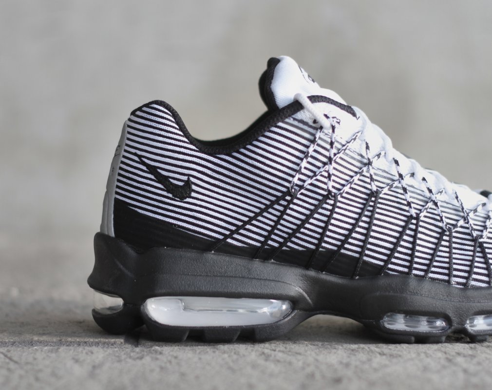 Port Correlaat Derde The Nike Air Max 95 Shows Off Its Stripes | Complex