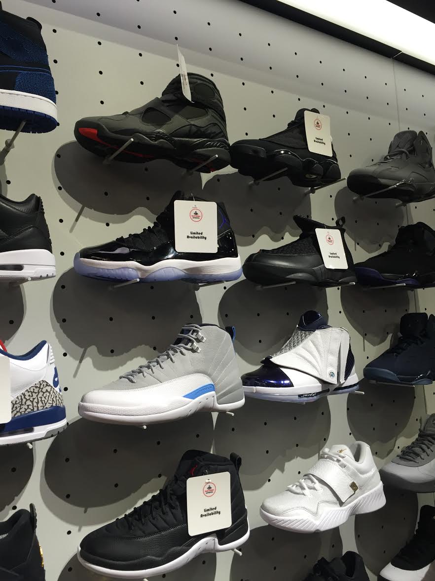 Foot Locker launches mobile app — with sneaker emoji | Chain Store Age