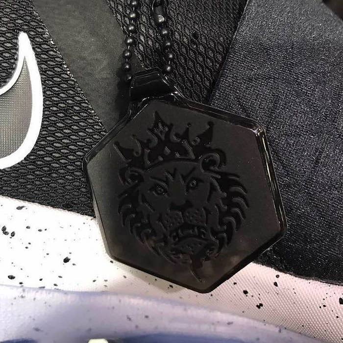 Nike LeBron 14 Black White Packaging Hang Tag