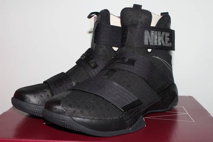 Nike LeBron Soldier 10 NYC Blackout (2)