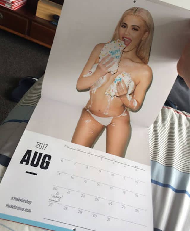 Kylie Jenner Aug 2017 Calendar Page