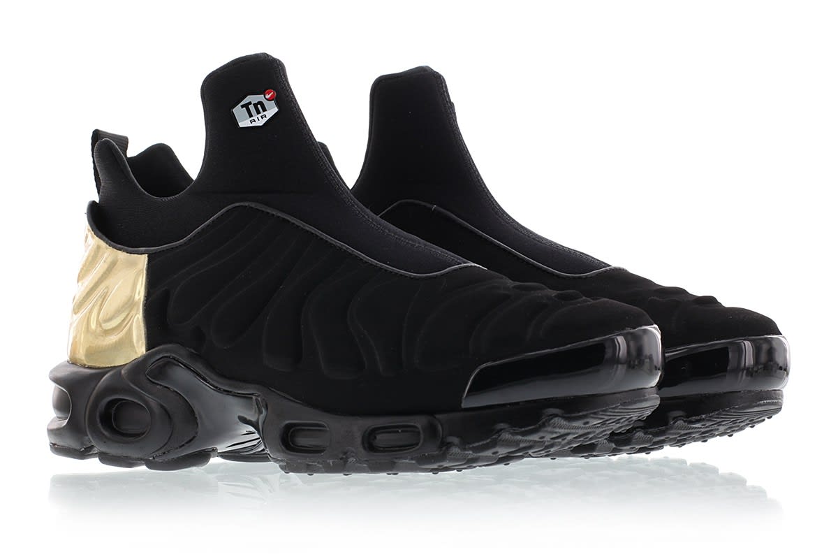 Nike Air Max Plus Slip On 940382-001 Black Gold Front