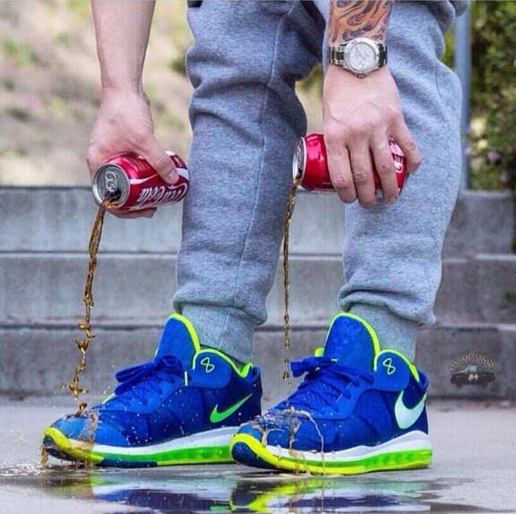 Pouring Coke on Nike LeBron VIII 8 V/2 Low