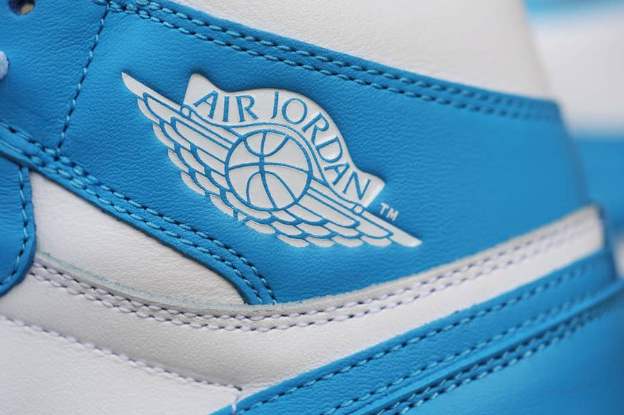 Air Jordan 1 Retro High OG 'UNC' 555088-117