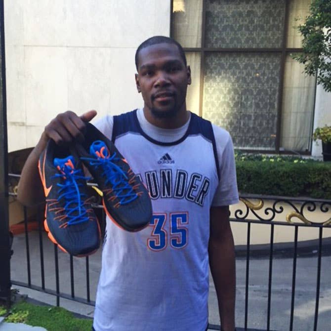 Kevin Durant Gives Sneakers to Fan with Cystic Fibrosis
