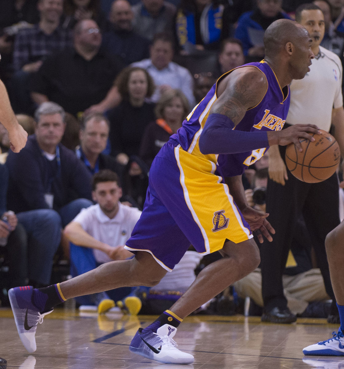 Kobe Bryant Wears &#x27;Lakers Home&#x27; Nike Kobe 11 (1)