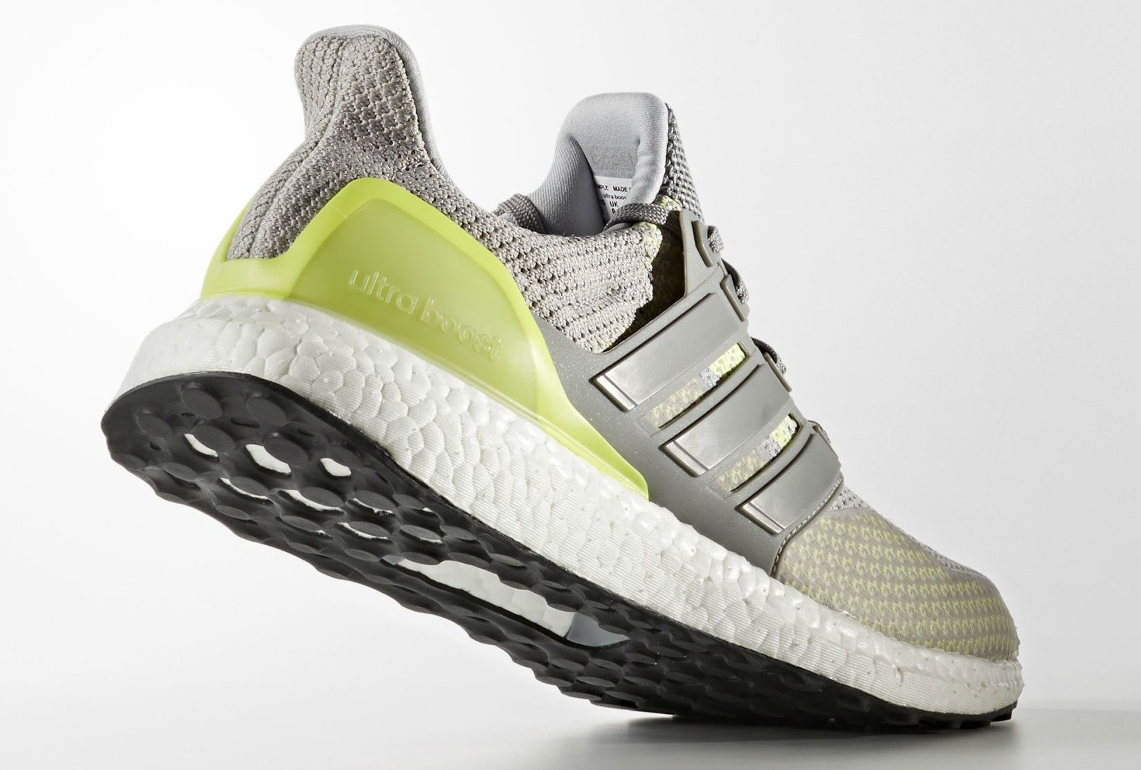 Glow in the Dark Ultra Boost Lateral BB4145
