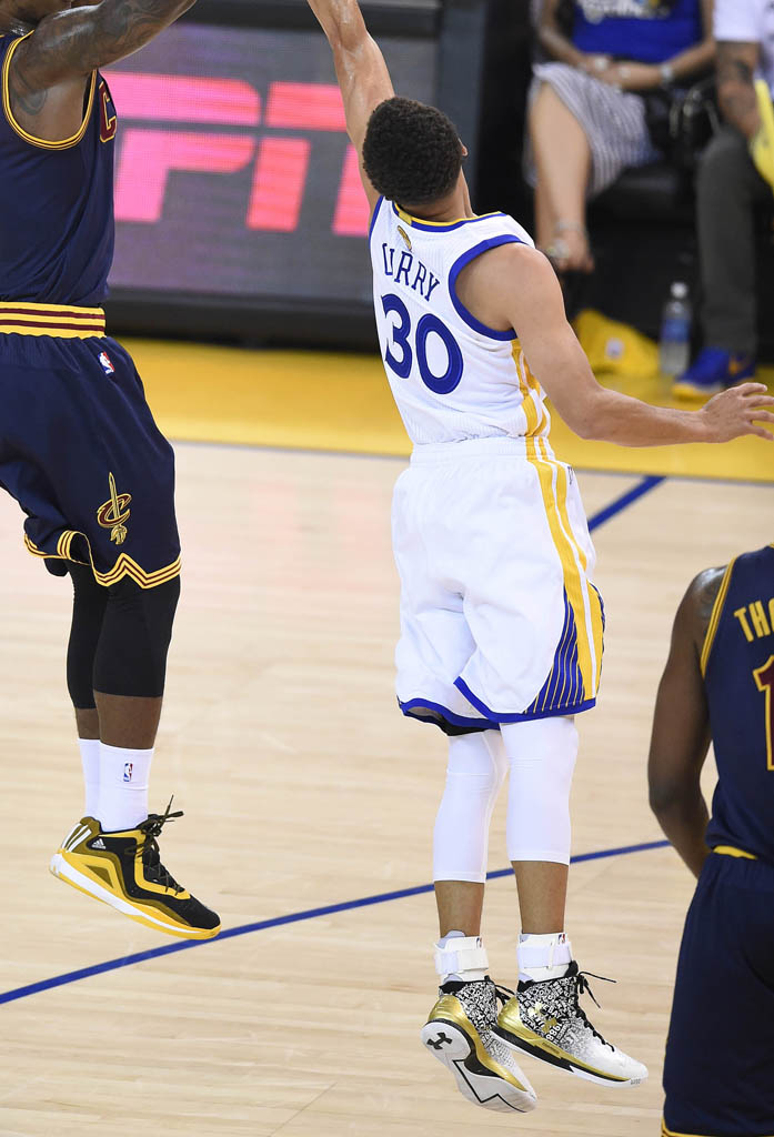 Stephen Curry wearing an Under Armour Reverse MVP / Finals PE in Game 2 (2)