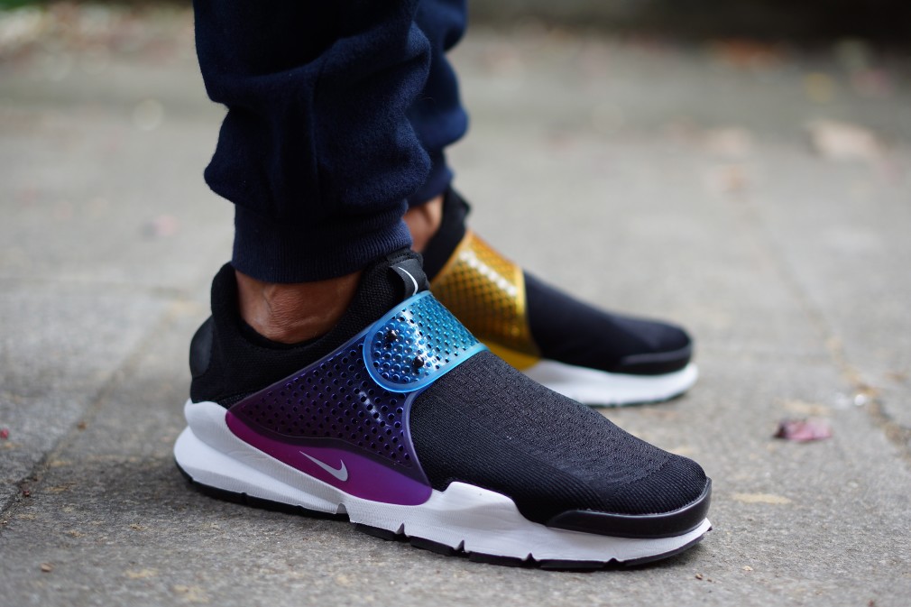 How the 'Be True' Nike Sock Darts Look On-feet | Complex