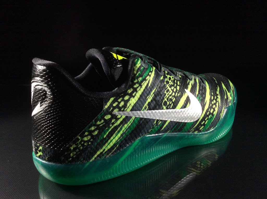Green Snake Nike Kobe 11 GS Lateral