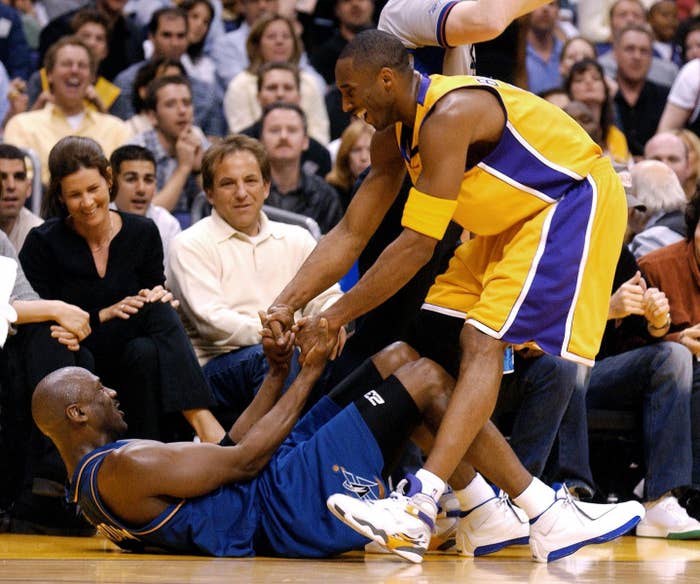 Kobe Bryant Wearing &#x27;Lakers&#x27; Air Jordan 8 PE