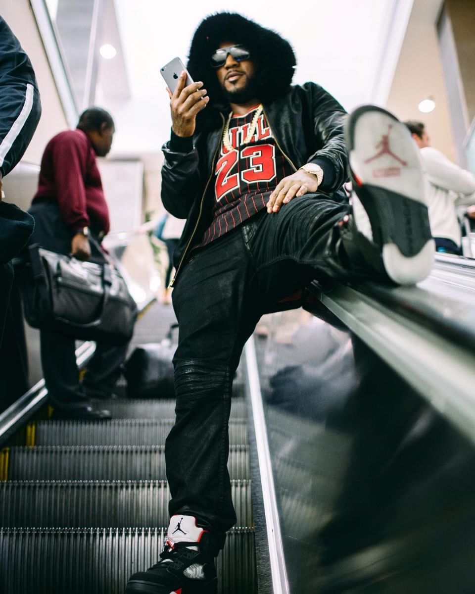 Jeezy wearing the &#x27;Black&#x27; Supreme x Air Jordan 5