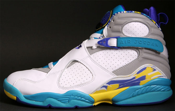 Women store aqua 8s