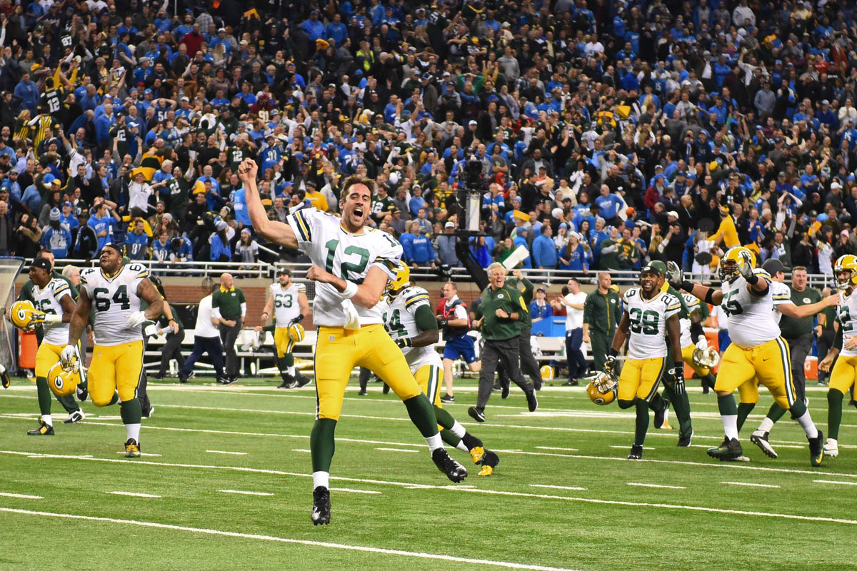 Aaron Rodgers Throws Hail Mary in adidas (3)