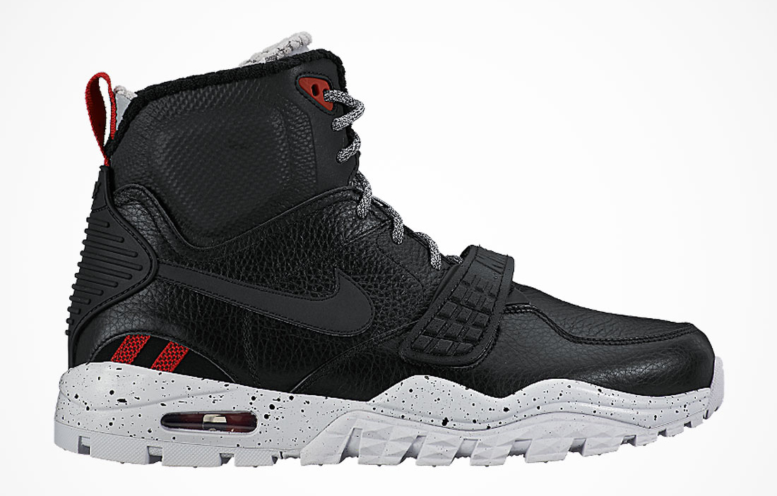 Nike Turned Another Old Model Into a Sneakerboot