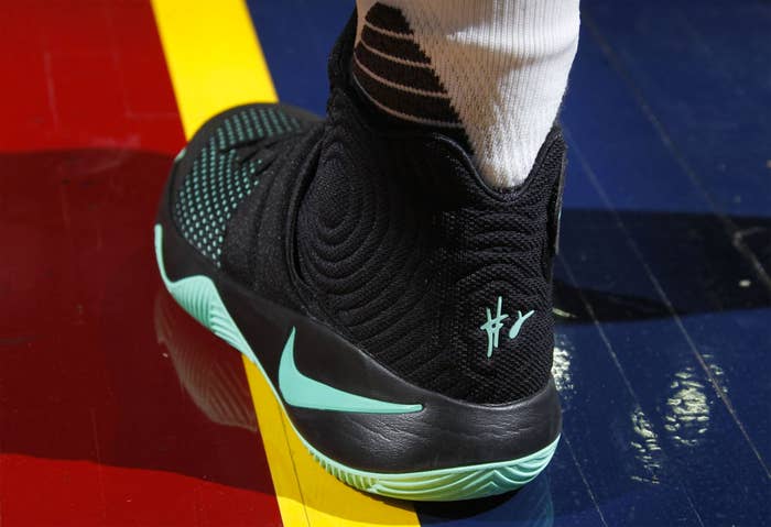 Kyrie Irving Nike Kyrie 2 Green Glow (2)