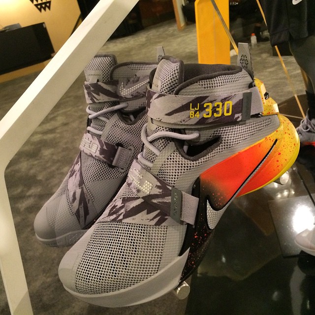 Nike Elite Youth The Academy Soldier 9 PE (1)
