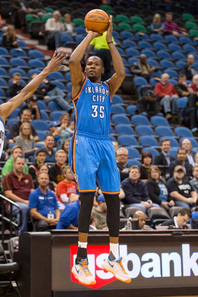 Kevin Durant wearing the &#x27;OKC&#x27; Nike KD 8 (1)