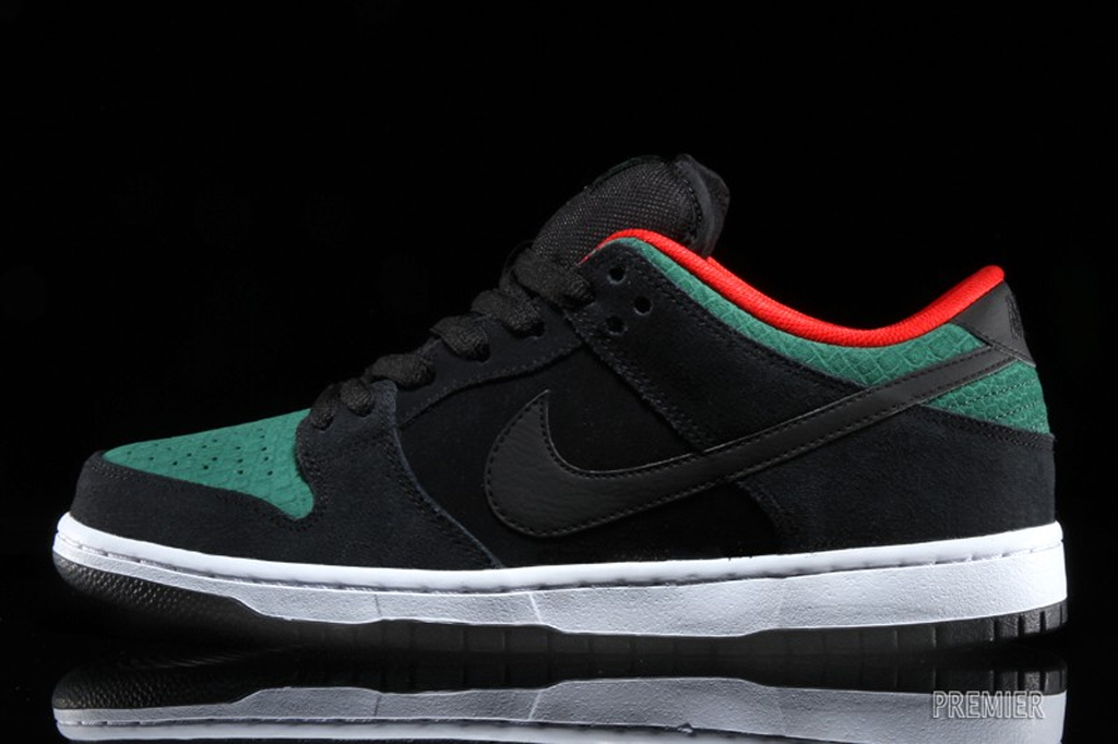 A Familiar Colorway Returns To The Nike SB Dunk | Complex