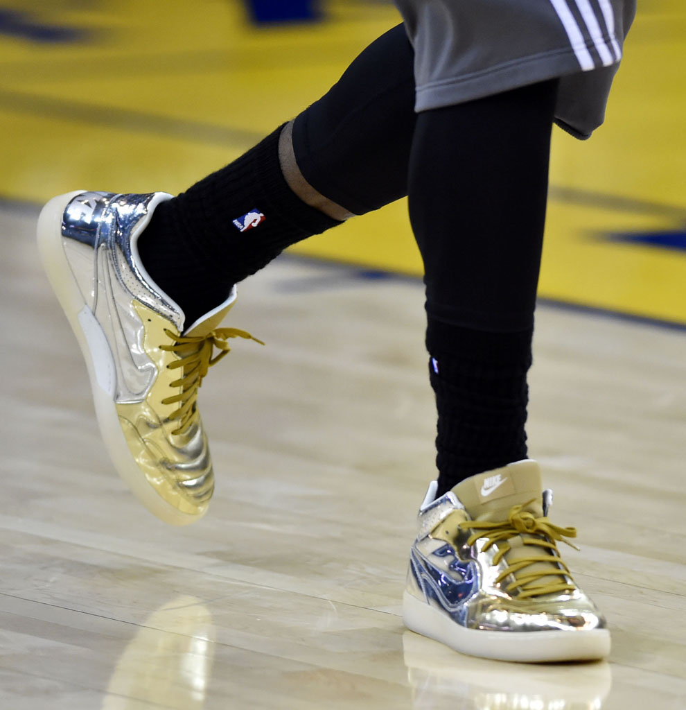 LeBron James wearing the &#x27;Liquid Metal&#x27; Nike Tiempo &#x27;94 Mid (2)