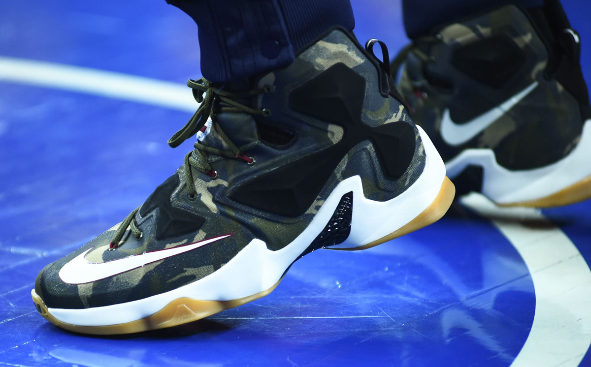 Lebron 13 outlet camo