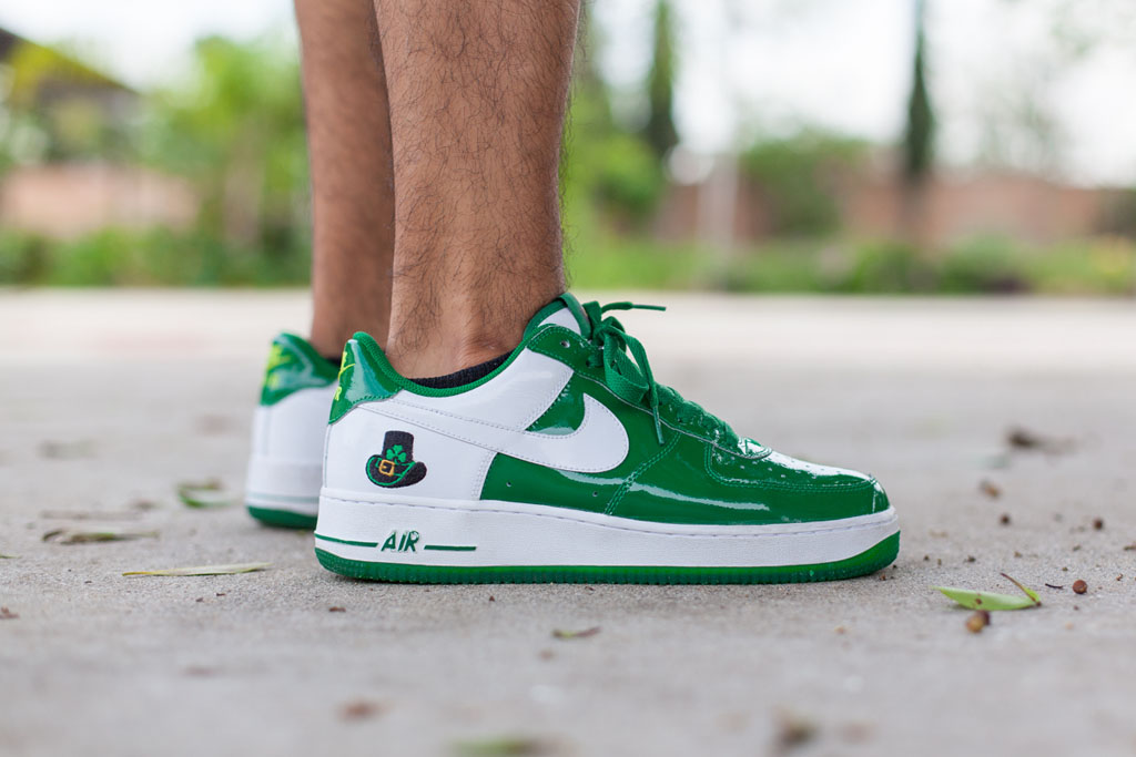 DunksNOnes wearing the &#x27;St. Patrick&#x27;s Day&#x27; Nike Air Force 1 Low