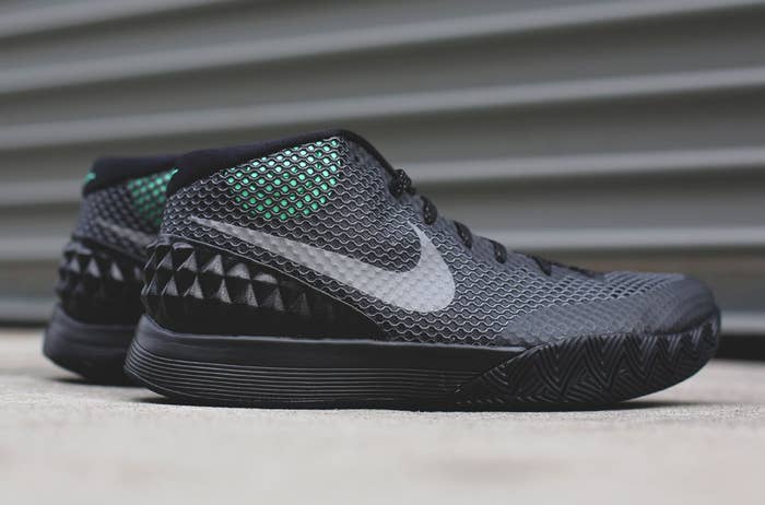 Nike Kyrie 1 Black/Green Glow 705277-001 (1)
