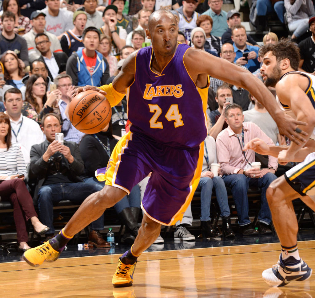 SoleWatch Kobe Bryant Has Short Outing in Lakers Nike Kobe 11