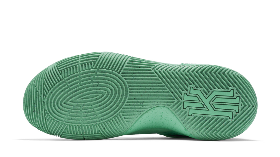 What the Nike Kyrie 2 Green 914681-300 Sole