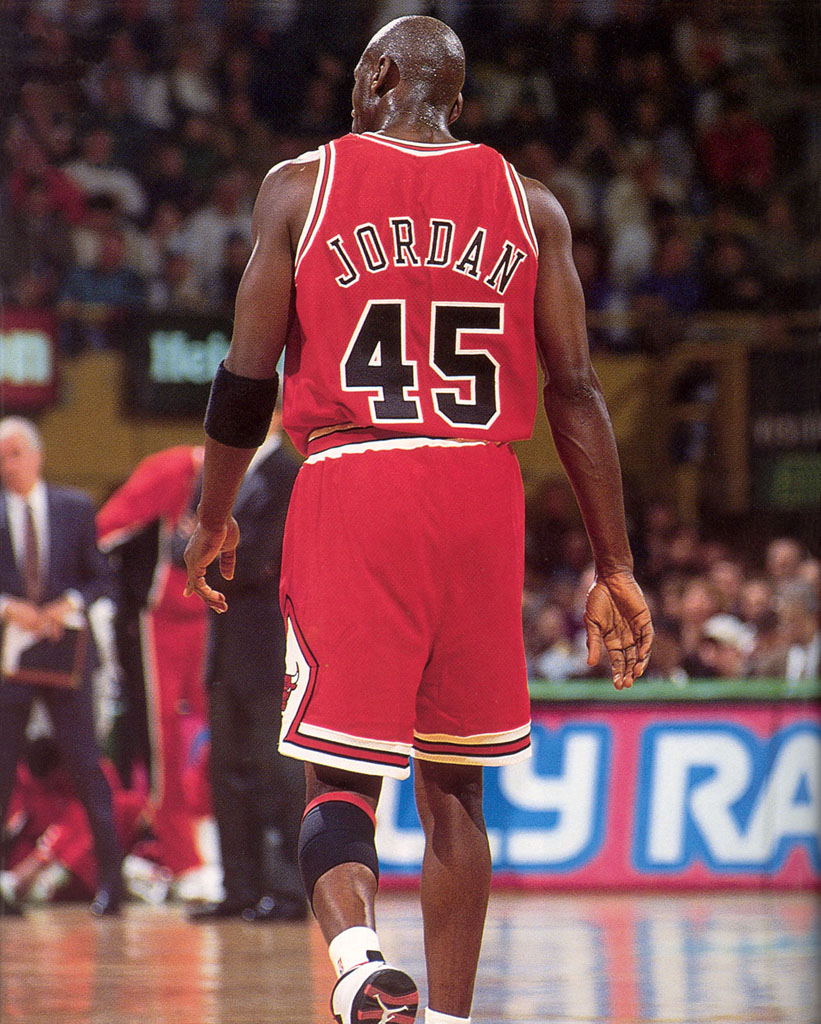 52 Michael Jordan Photos (31)