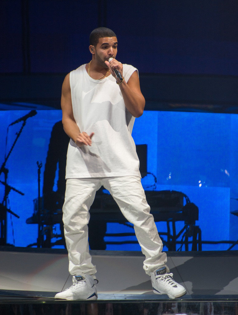 Drake Wearing &#x27;Orlando&#x27; Air Jordan 7 VII (9)
