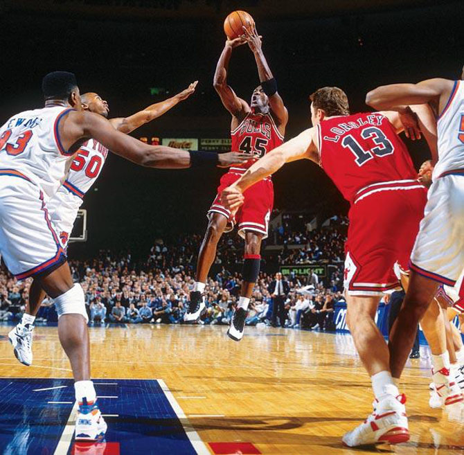 52 Michael Jordan Photos (32)
