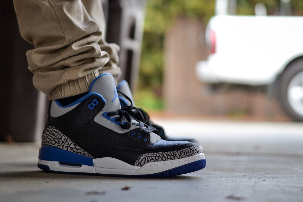 verse001 wearing the &#x27;Sport Blue&#x27; Air Jordan III 3