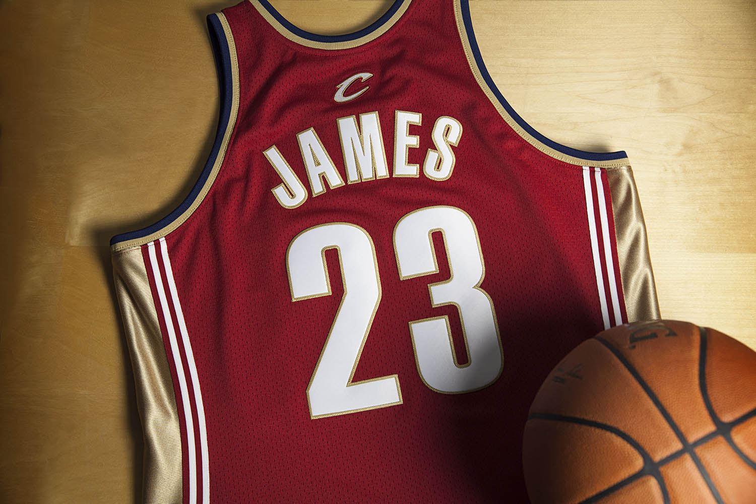 Mitchell &amp; Ness LeBron James Rookie Jersey Number
