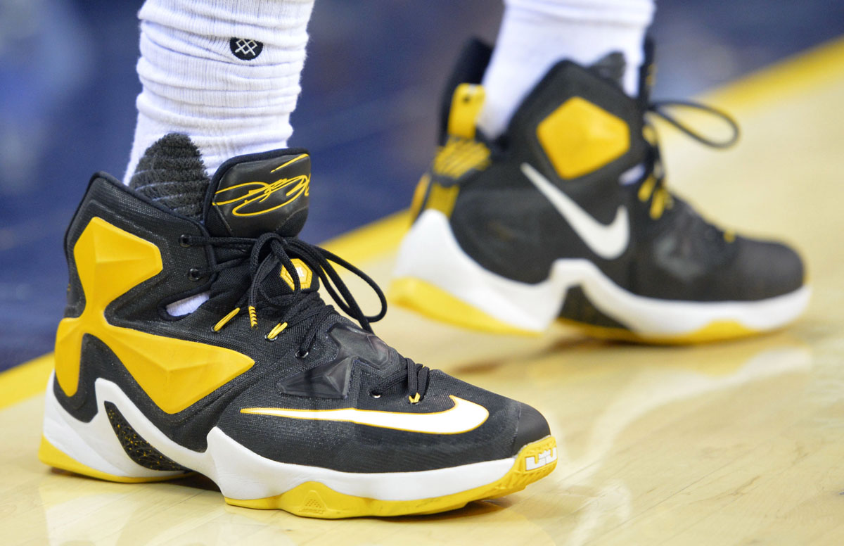 LeBron James Nike LeBron 13 Black Yellow White (2)